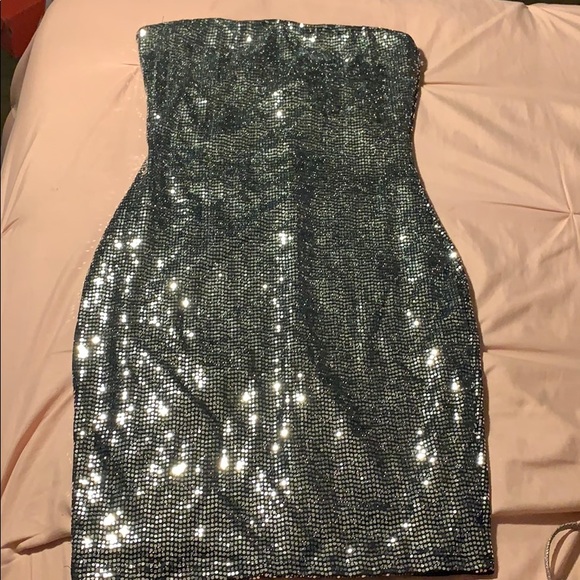 Dresses & Skirts - Dress Dresses & Skirts - Dress